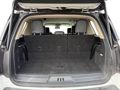 Used 2024 Ford Expedition XLT image 17