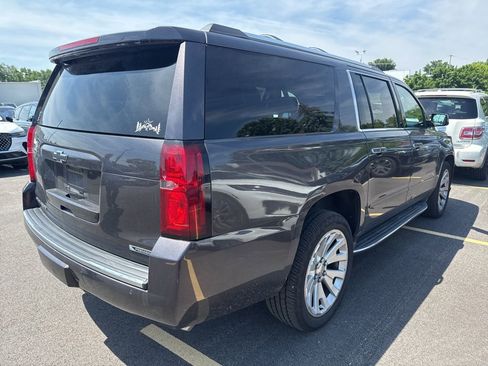 Used 2018 Chevrolet Suburban Premier AWD/4WD image 9