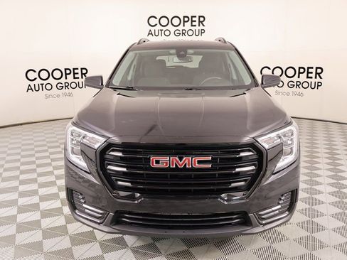 Used 2023 GMC Terrain SLE w/ Elevation Edition image 8