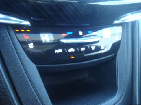 Used 2023 Cadillac XT6 Premium Luxury w/ Technology Package image 19