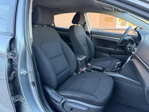 Used 2019 Hyundai Elantra SE w/ Cargo Package FWD image 21