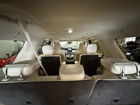 Used 2021 Lincoln Navigator L Reserve w/ Luxury Package image 17