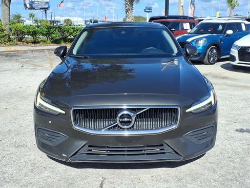 Used 2019 Volvo S60 T6 Momentum w/ Premium Package image 2
