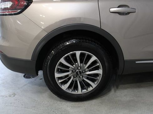 Used 2020 Lincoln Nautilus Premier w/ Equipment Group 101A AWD/4WD image 27