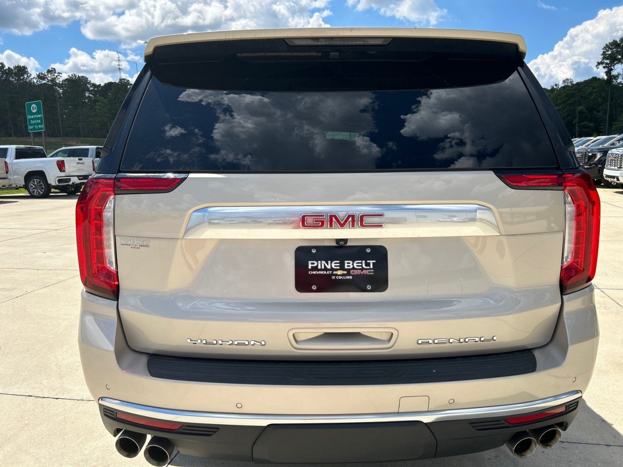 Used 2022 GMC Yukon Denali RWD image 6