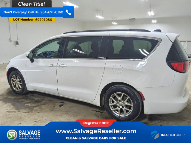 Used 2021 Chrysler Voyager Lxi FWD image 3