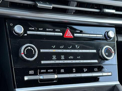 Used 2025 Hyundai Santa Fe SE image 19