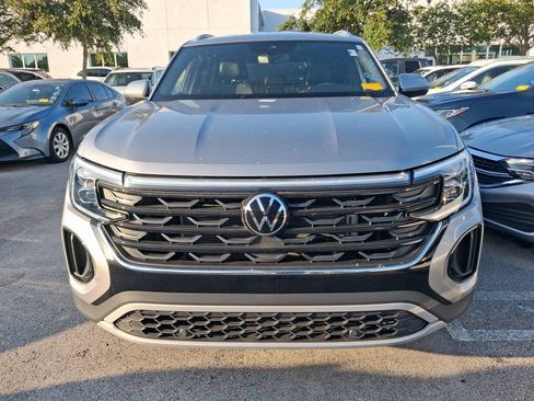 Used 2024 Volkswagen Atlas Cross Sport SE FWD image 3