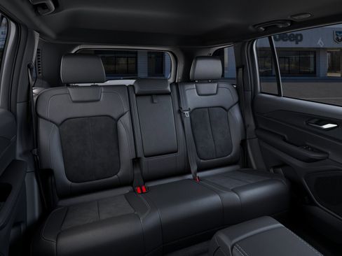 New 2025 Jeep Grand Cherokee Altitude image 35