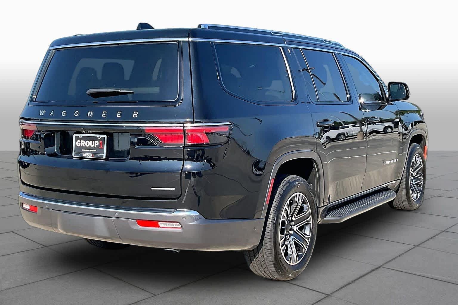 Used 2022 Jeep Wagoneer Series III w/ Convenience Group I RWD image 10