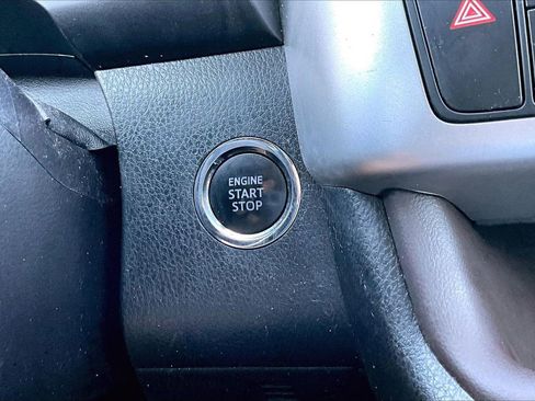 Used 2017 Toyota Highlander XLE w/ Protection Package #3 AWD/4WD image 29