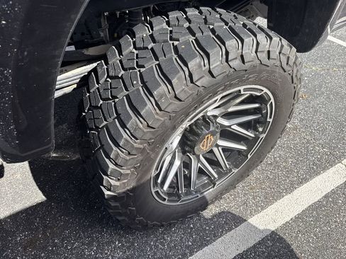 Used 2023 Ford F250 Lariat w/ Lariat Ultimate Package image 14