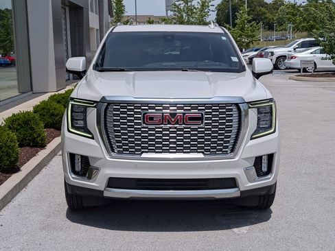 Used 2022 GMC Yukon XL Denali AWD/4WD image 10