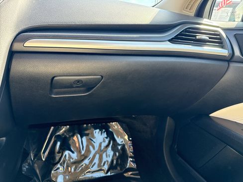 Used 2018 Ford Fusion Titanium image 30