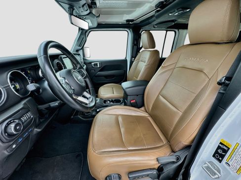 Used 2022 Jeep Wrangler Unlimited Sahara AWD/4WD image 13