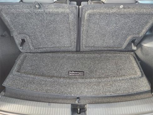 Used 2022 Volkswagen Tiguan SE R-Line image 31