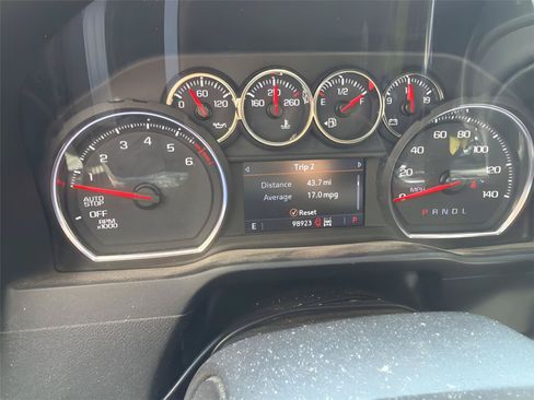 Used 2019 Chevrolet Silverado 1500 LT Trail Boss AWD/4WD image 5