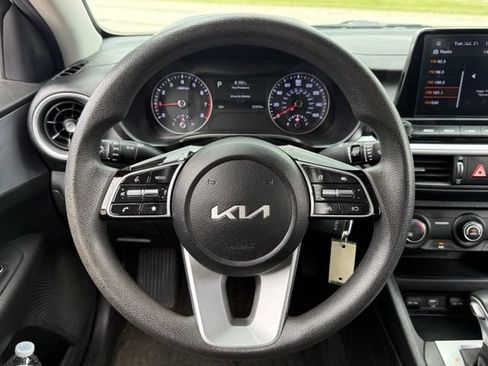 Certified 2023 Kia Forte LXS w/ LXS Technology Package FWD image 15