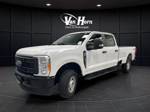 Used 2023 Ford F350 XL AWD/4WD image 3
