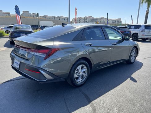 Used 2024 Hyundai Elantra SE FWD image 10