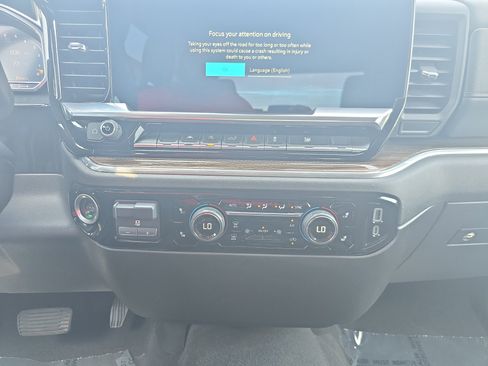 Used 2025 Chevrolet Silverado 1500 LT RWD image 17