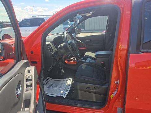 Certified 2025 Nissan Frontier PRO-4X w/ Pro Convenience Package AWD/4WD image 7