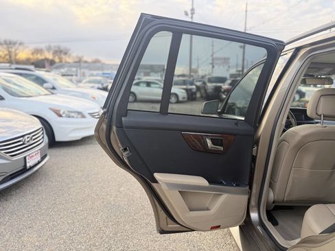Used 2010 Mercedes-Benz GLK 350 4MATIC image 12