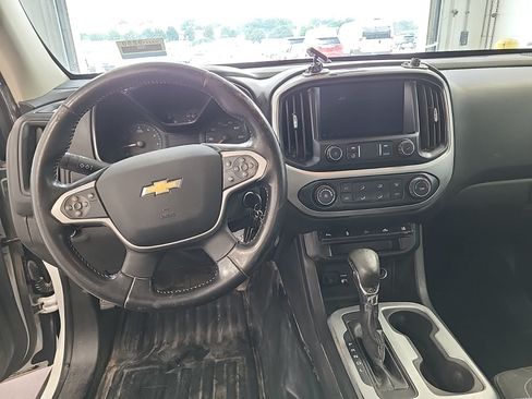 Used 2022 Chevrolet Colorado LT w/ Fleet Safety Package RWD image 10