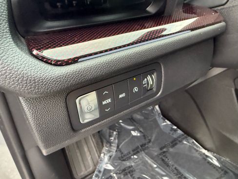 Used 2025 Chevrolet Traverse Z71 w/ Driver Confidence Package image 18