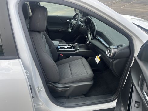 Used 2026 Chevrolet Equinox LT w/ LPO, Floor Liner Package AWD/4WD image 14