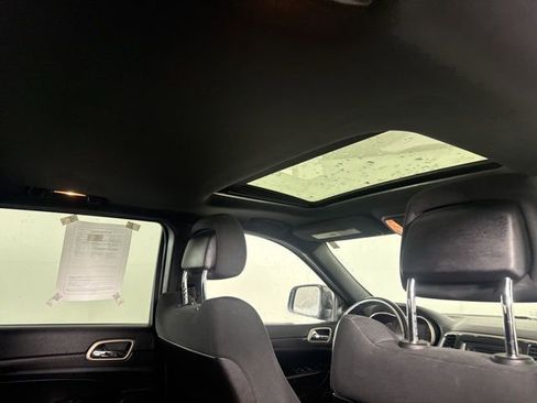 Used 2014 Jeep Grand Cherokee Laredo w/ Security & Convenience Group image 22