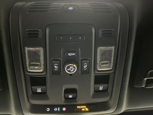 Used 2021 GMC Yukon XL Denali w/ Denali Premium Package AWD/4WD image 35