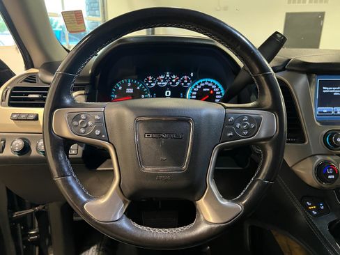 Used 2018 GMC Yukon XL Denali w/ Denali Ultimate Package AWD/4WD image 11