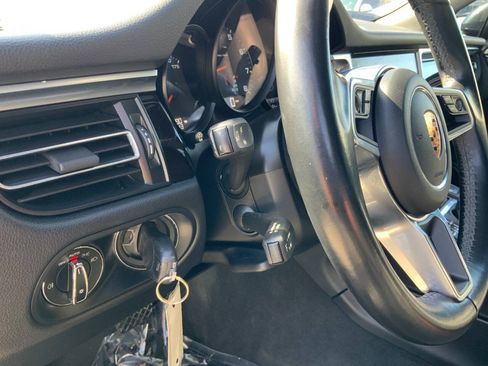 Used 2019 Porsche Macan AWD/4WD image 15
