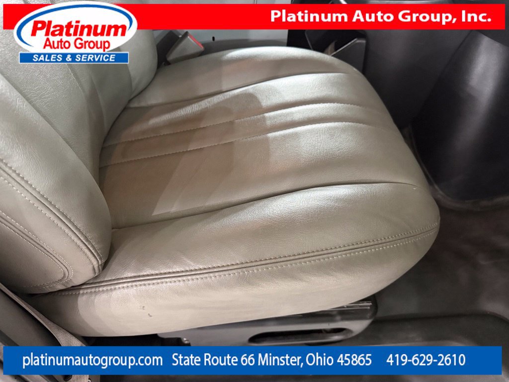 Used 2020 Chevrolet Express 3500 Extended w/ Driver Convenience Package RWD image 39