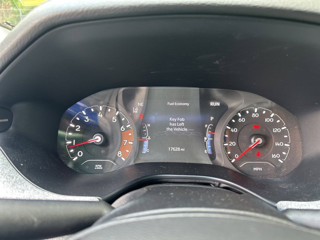 Used 2022 Jeep Compass Latitude w/ Sun and Sound Group AWD/4WD image 22