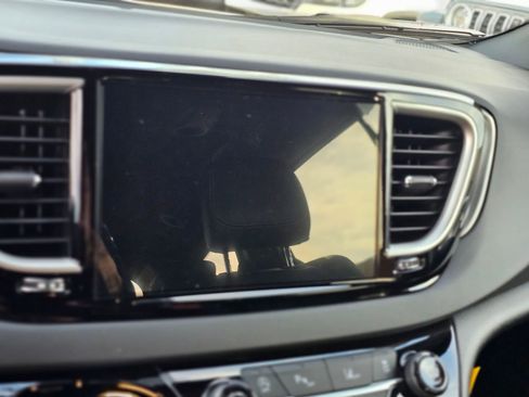 New 2026 Chrysler Voyager LX image 10