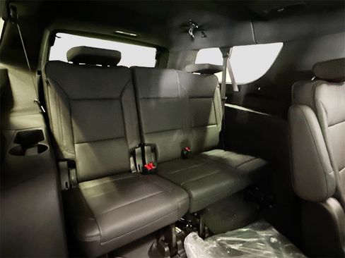 New 2026 Chevrolet Suburban High Country image 30