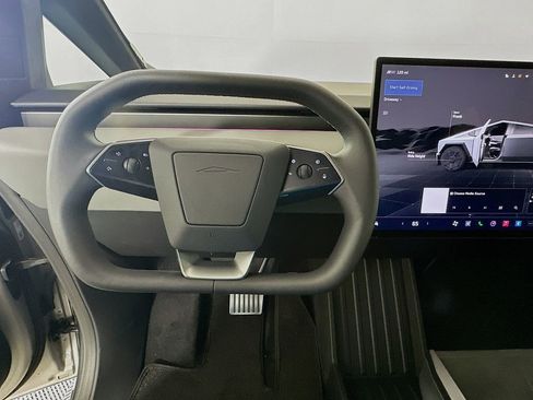 Used 2025 Tesla Cybertruck AWD Crew Cab image 11