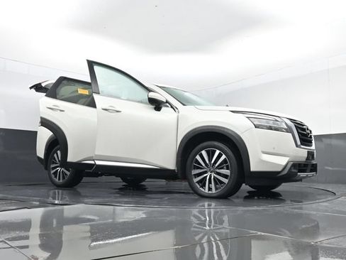 Used 2022 Nissan Pathfinder Platinum w/ Cargo Package AWD/4WD image 37
