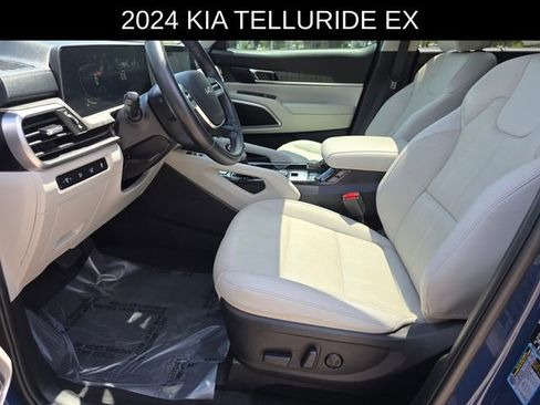 Used 2024 Kia Telluride EX w/ EX Captain's Chair Package FWD image 25