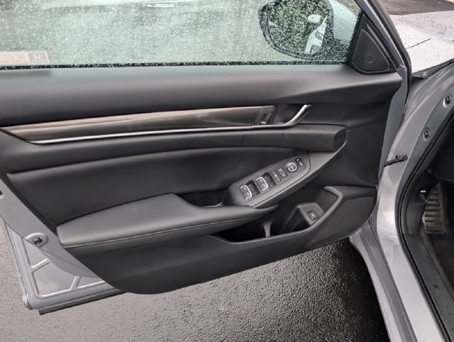Used 2019 Honda Accord Sport image 16