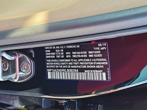 Used 2019 Porsche Macan image 40