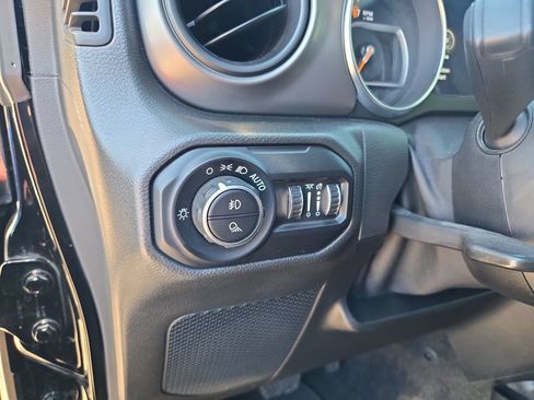 Used 2021 Jeep Gladiator Sport AWD/4WD image 12