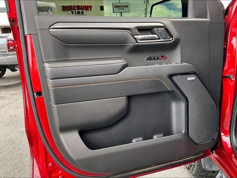 Used 2024 GMC Sierra 1500 AT4 w/ Technology Package AWD/4WD image 18