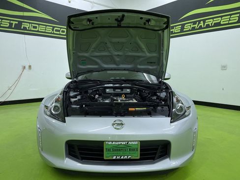 Used 2020 Nissan 370Z w/ Sport Package image 4
