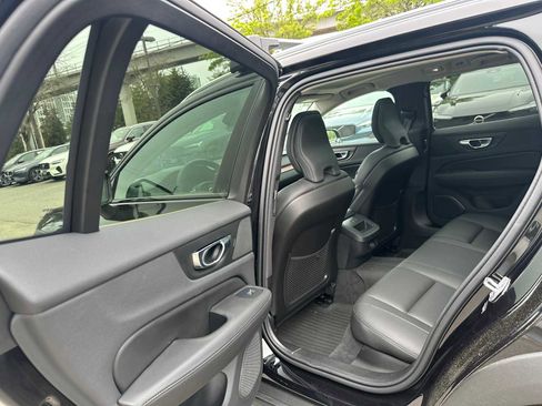 Used 2026 Volvo V60 B5 Cross Country Plus w/ Climate Package image 16