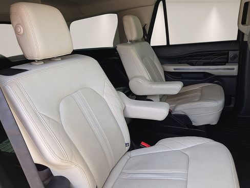 Used 2020 Ford Expedition Platinum RWD image 9