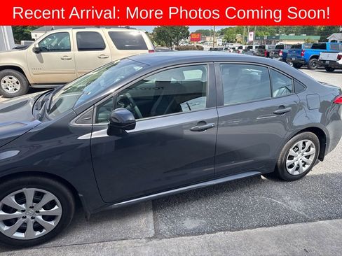 Certified 2025 Toyota Corolla LE FWD image 3