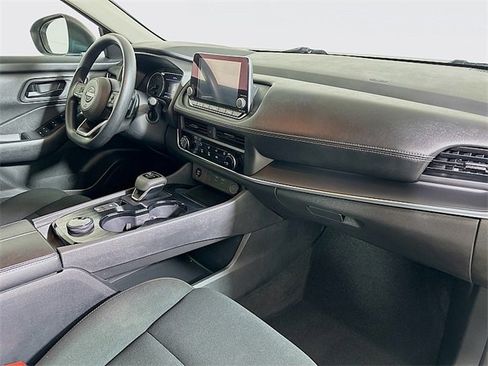 Used 2024 Nissan Rogue S image 26